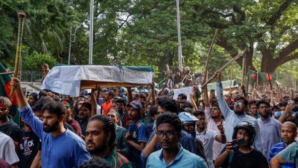 Bangladesh students reject PM olive branch after deadly protests